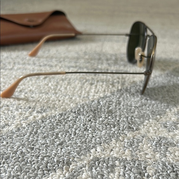 Ray-Ban Aviator Sunglasses with pink Lenses - Picture 3 of 3